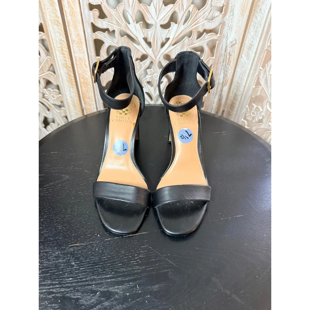 Vince Camuto vince camuto
